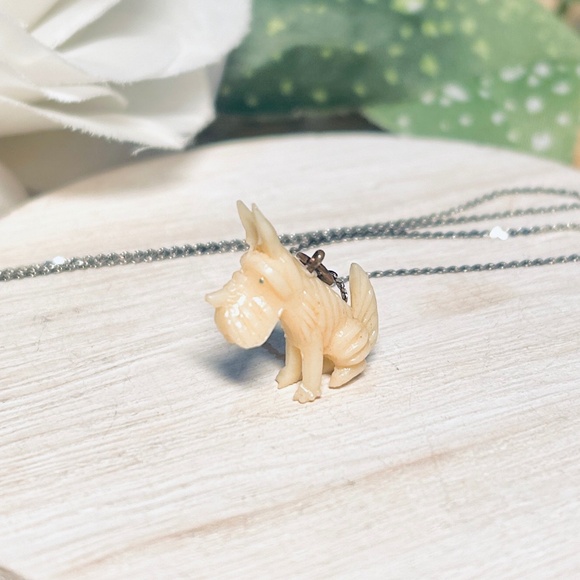 Vintage Jewelry - Miniature Vintage Plastic Scottie Dog Pendant, on 18” silver plated chain